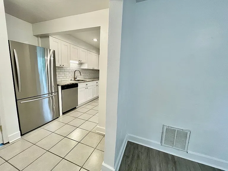 5621 Larry Ave — Photo 12