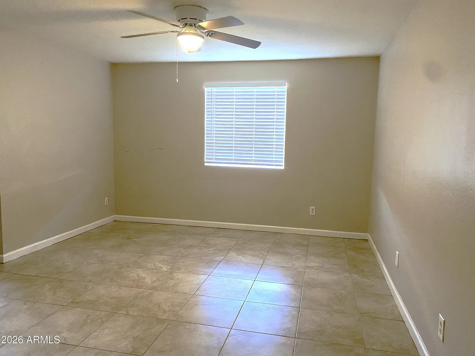 3 bed, 2.0 bath, 1136 sqft, $1,300 — Photo 4