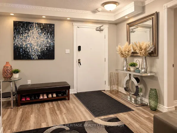 1210 Radom St #302, Pickering, ON L1W 2Z3