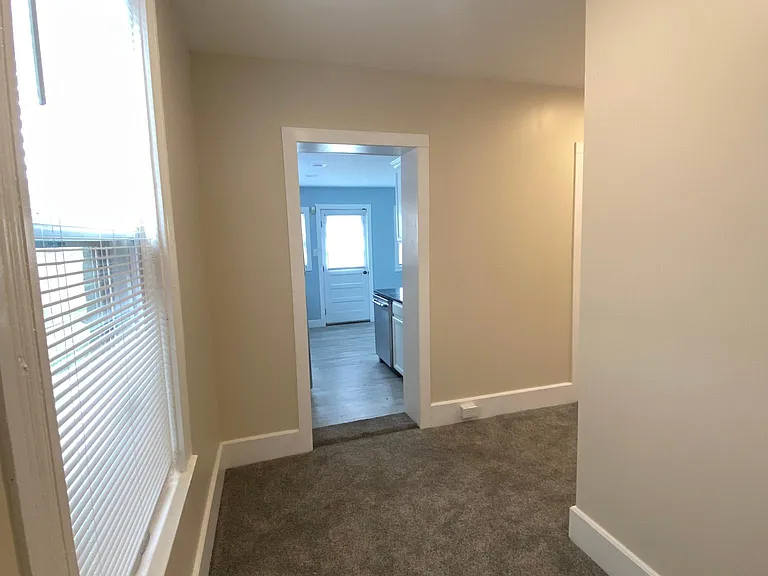 220 W 34th St — Photo 12