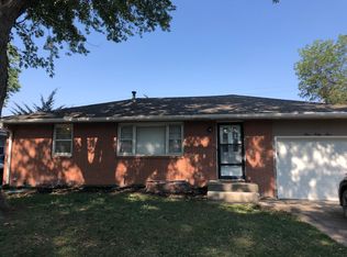 945 Hollywood Ave, Lincoln, NE 68504