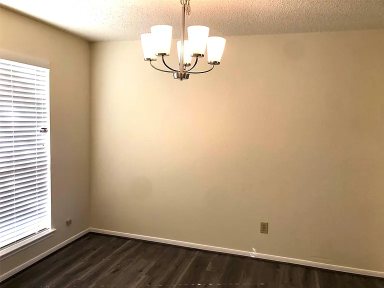 4819 Sunshine Dr — Photo 5