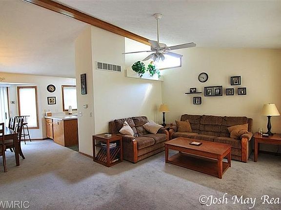2nd image of 4624 Brookmeadow Dr SE