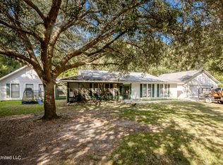 2437 Ellis Merchant Rd, Moss Point, MS 39562