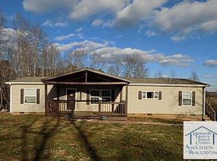 239 Scottdale Dr, Martinsville, VA 24112