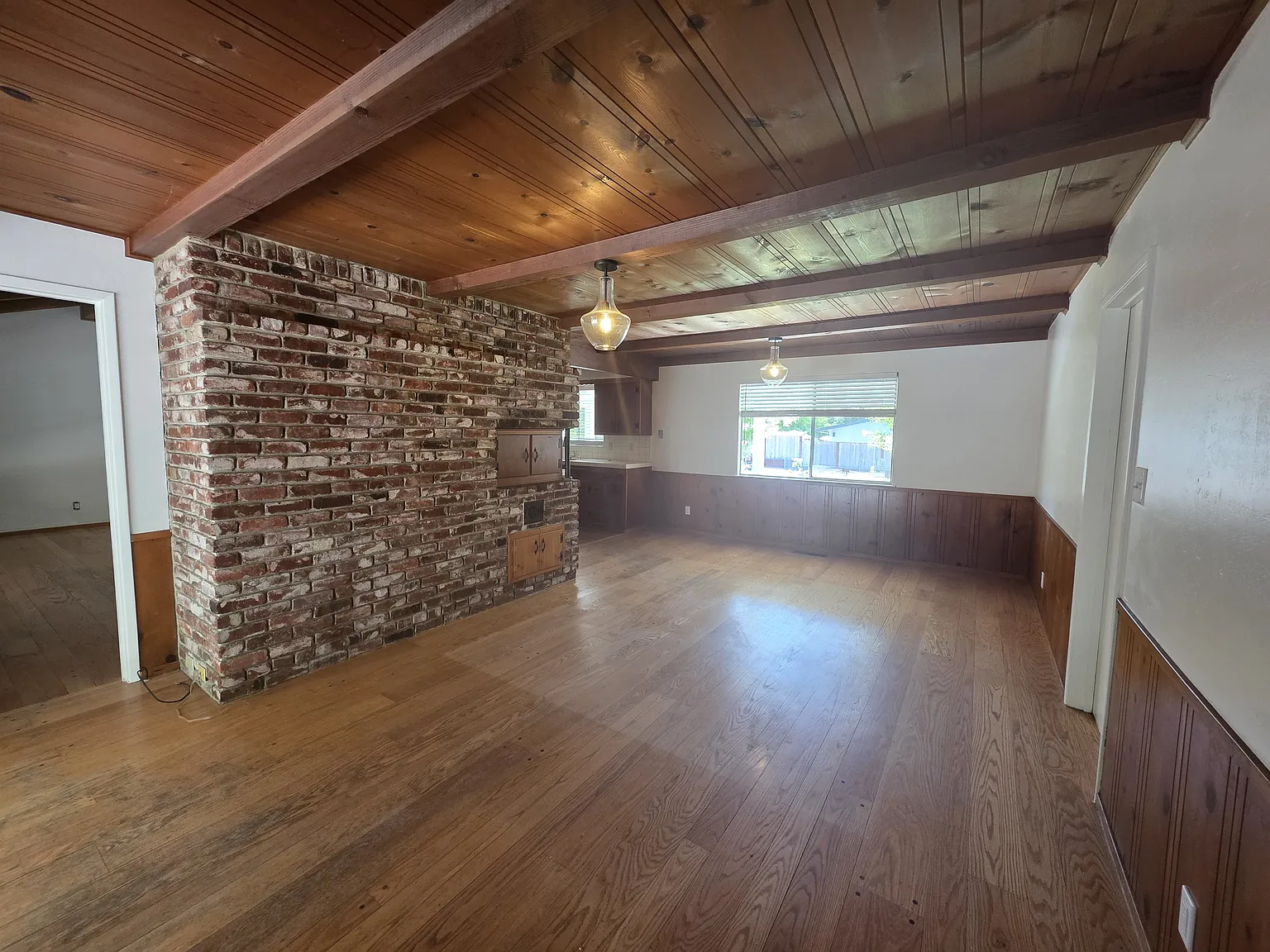 4 bed, 2.0 bath, 1632 sqft, $5,800 — Photo 4