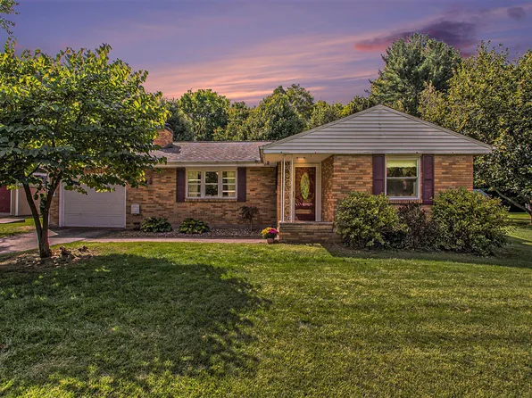 5856 River Rd, Sodus, MI 49126
