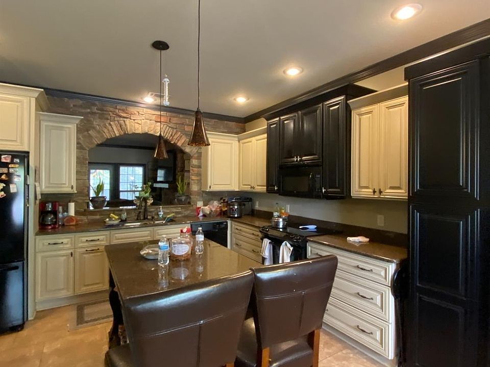 2nd image of 5226 Providence Cir