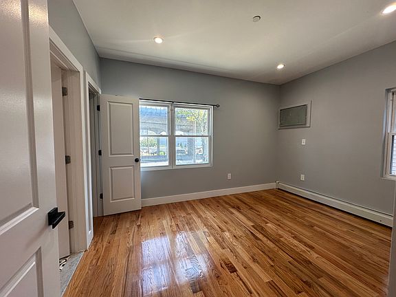 4th image of 2435 Beach Channel Dr #2-FAR