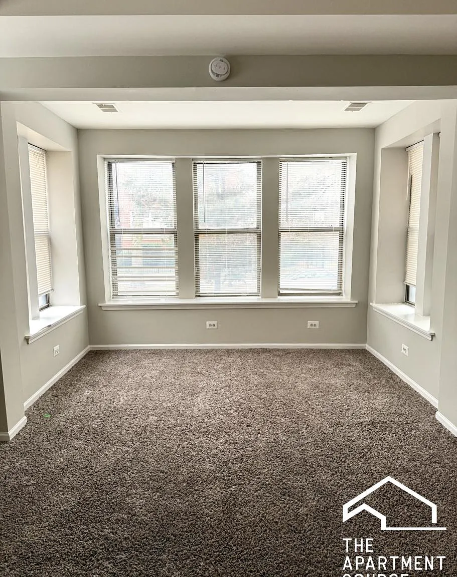 6143 South Woodlawn Avenue #1 — Photo 2