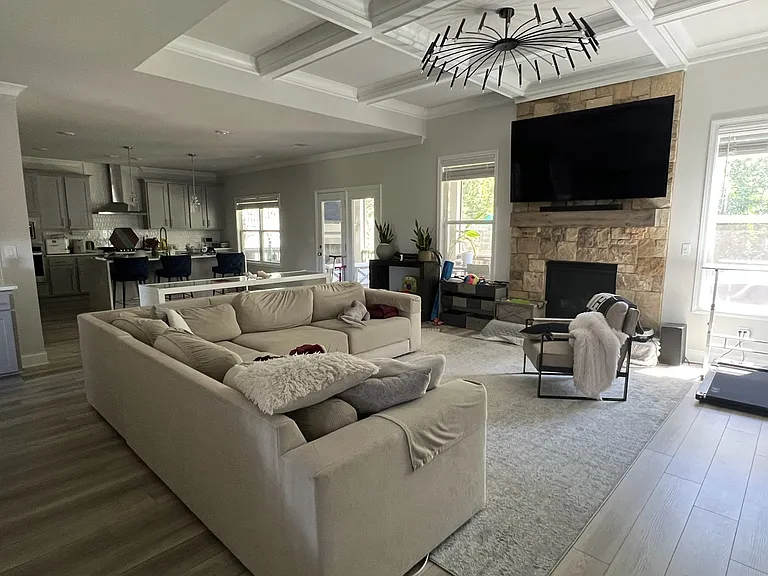 1521 Branthaven Ln — Photo 4