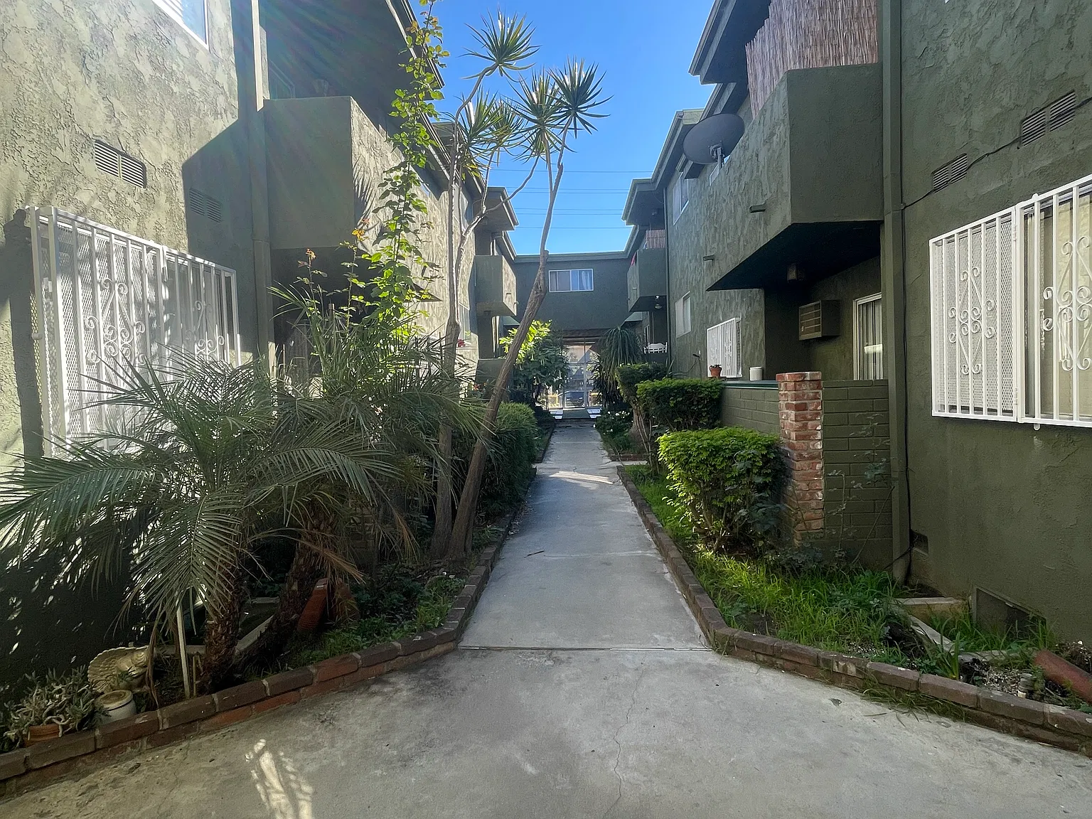 1 bed, 1000 sqft, $2,200 — Photo 2