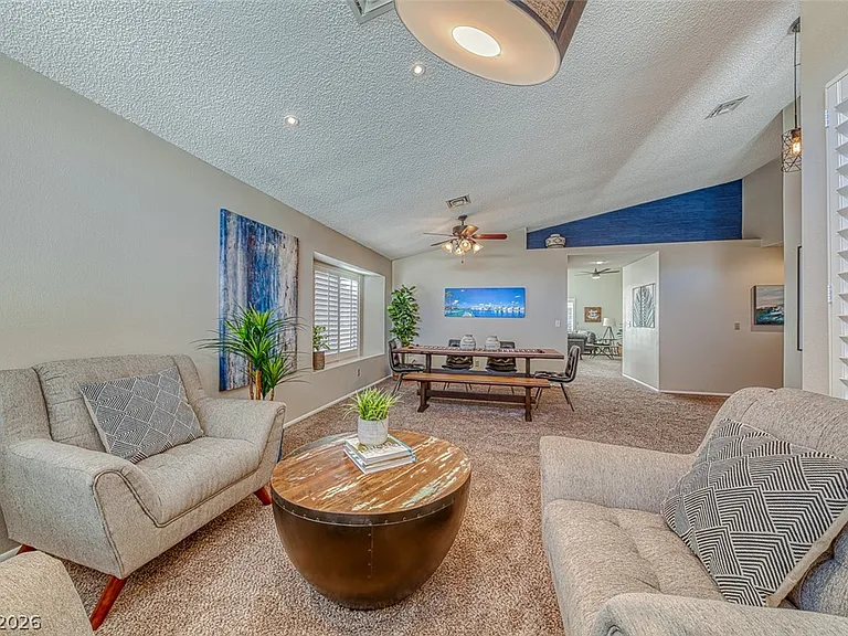 8421 Honeywood Cir — Photo 3
