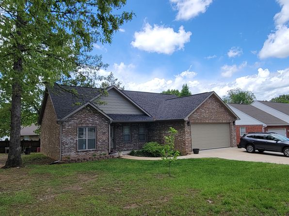 1342 Hampshire Cir, Mountain Home, AR 72653
