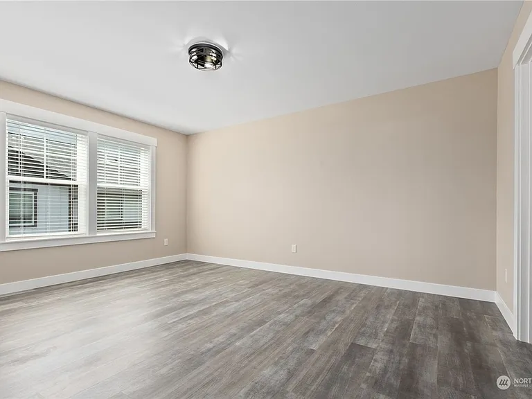 2217 Dejong Dr — Photo 8