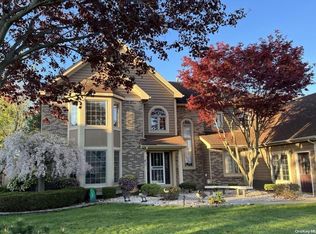 532 Raspberry Patch Dr, Rochester, NY 14612