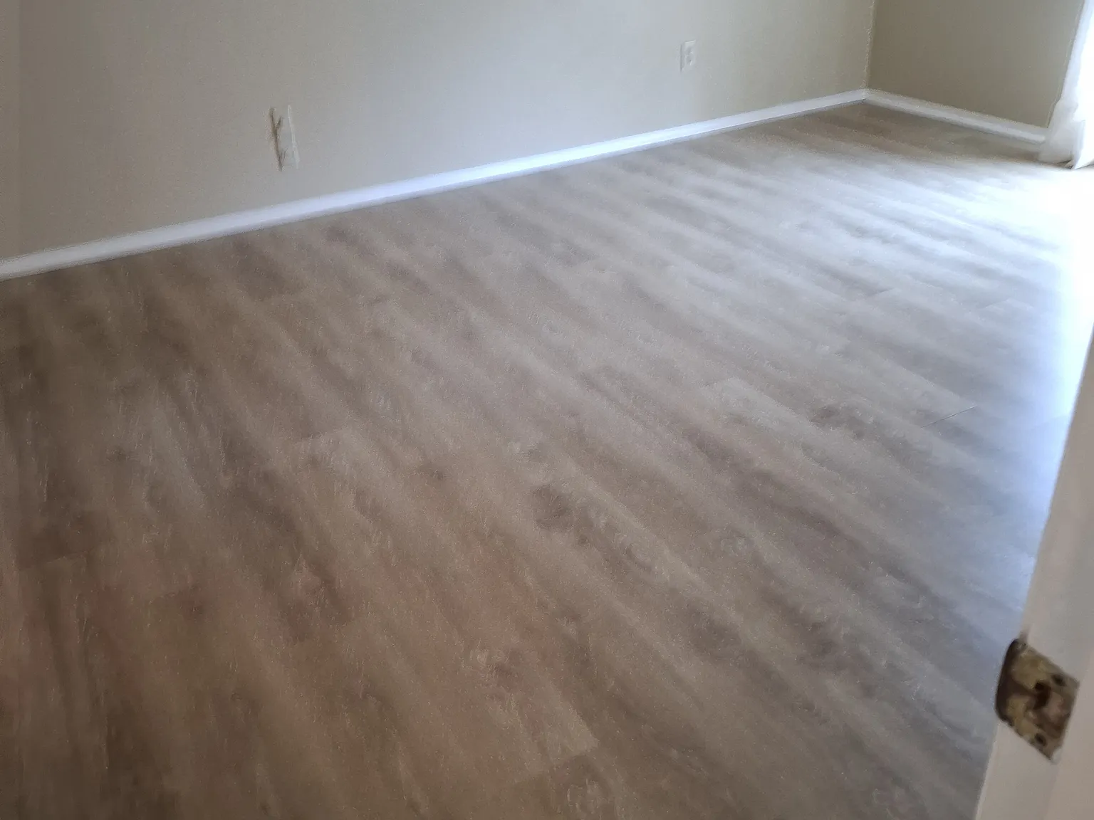 2 bed, 1000 sqft, $1,655 — Photo 2