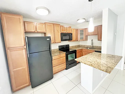 824 NE 17th Ter Photo 1