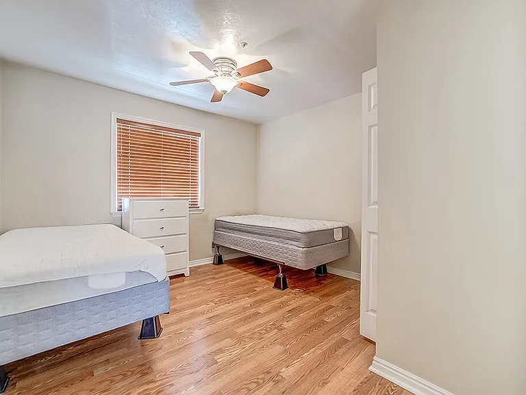 947 N University Ave #8 — Photo 8