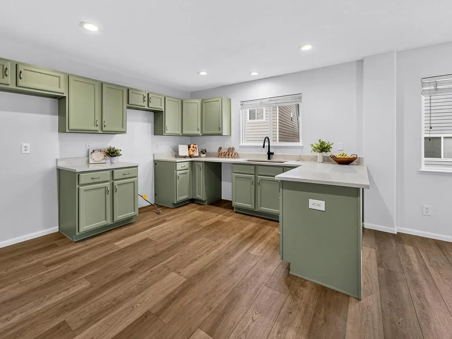 745 Diamond Rim Dr — Photo 4