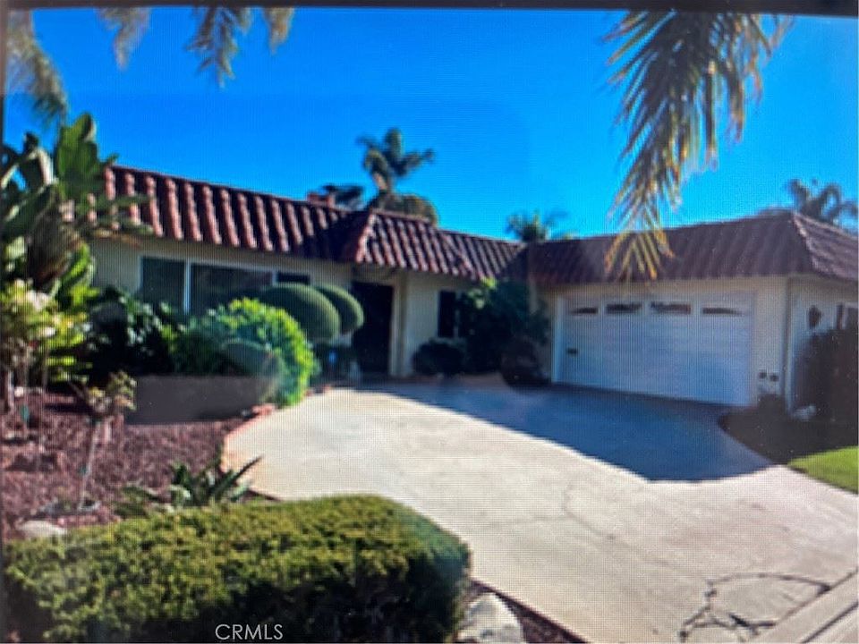 2nd image of 10440 Manzanar Ave