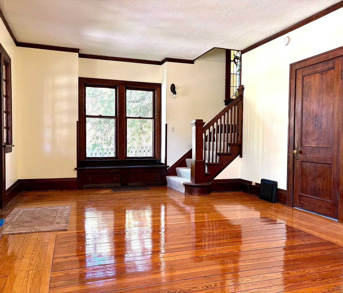Living Room - 184 W 12th St