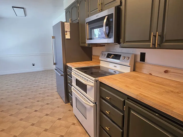35 N Adams St — Photo 7