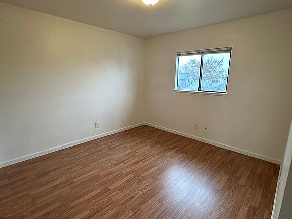 2nd image of 155 Hardie Ln #4