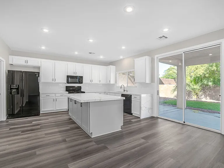 11273 Accademia Ct — Photo 2