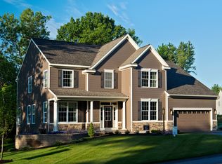 4 Londonderry Way, Niskayuna, NY 12309