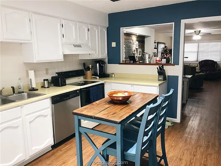 3923 Old Oaks Dr #16 — Photo 6