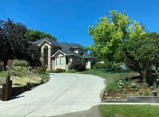820 N Eagle Hills Way, Eagle, ID 83616
