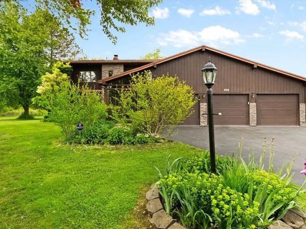 998 State Rd, Webster, NY 14580