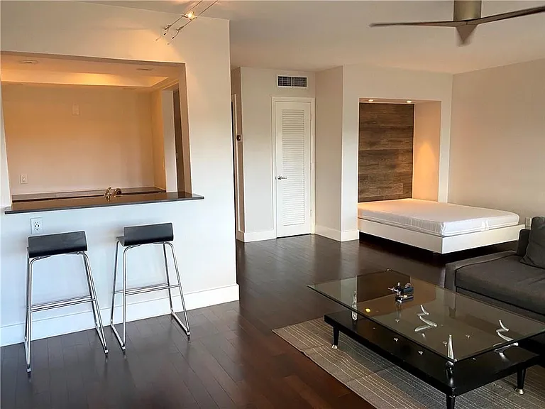 1200 SW 12th St #316 — Photo 11