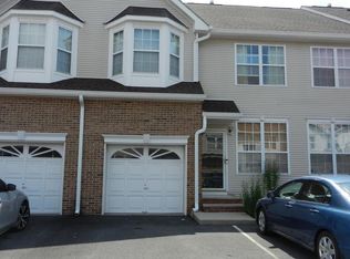 11 Gallop Ln, Somerset, NJ 08873