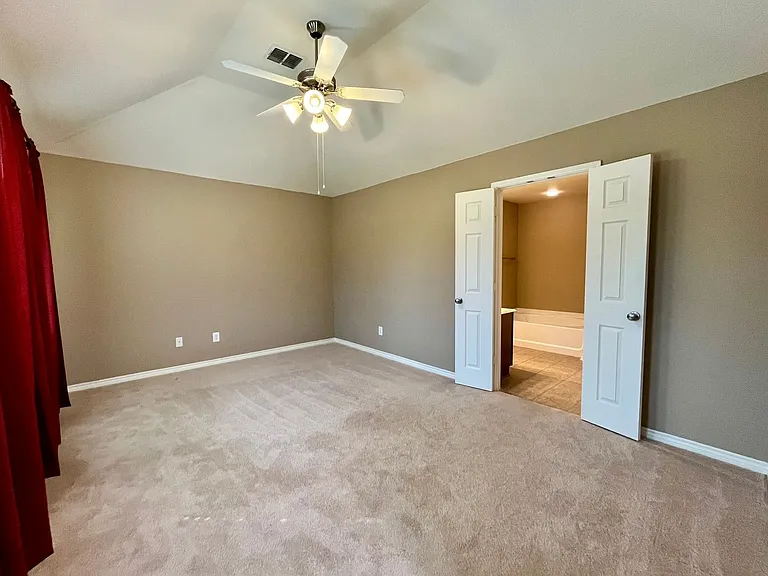 3504 Northpointe Dr — Photo 11