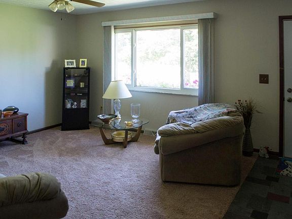 3rd image of 6084 Telford Dr