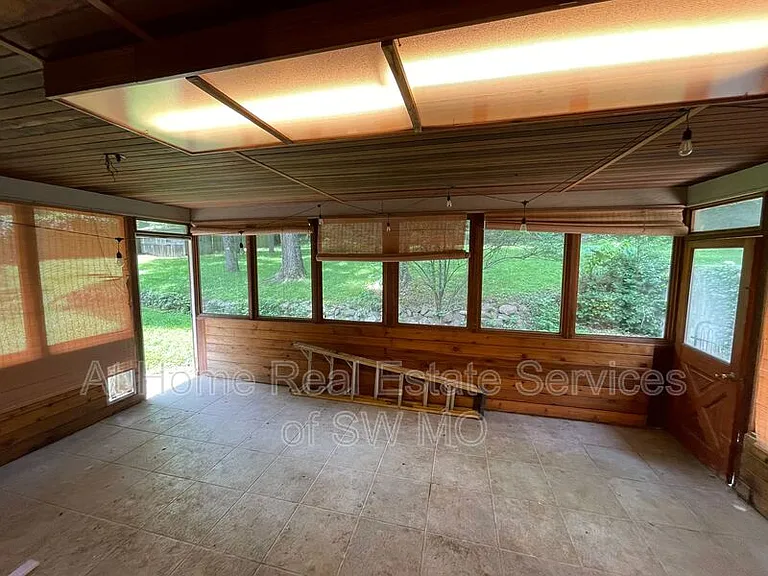 4410 E Valley Rd — Photo 20