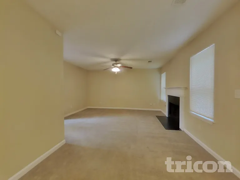 3853 Sunview Dr NW — Photo 3