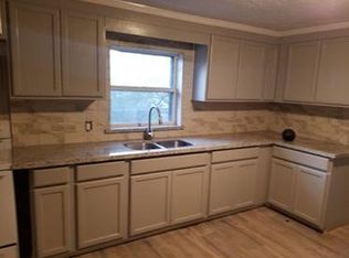 1208 Clear Lake Rd, Highlands, TX 77562