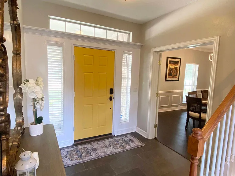 2125 Columbia Dr — Photo 4