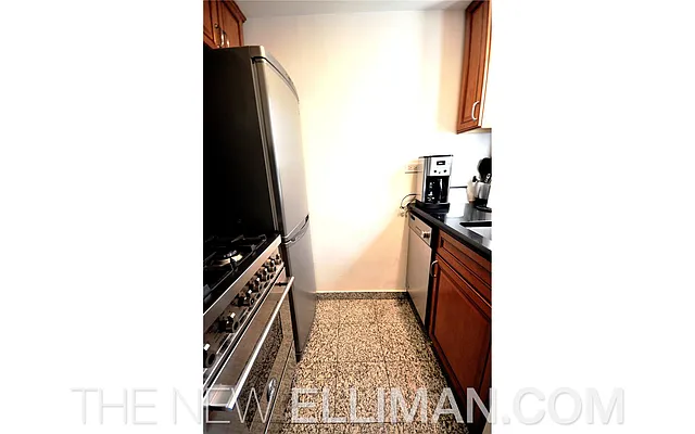 Rented by Douglas Elliman | media 29