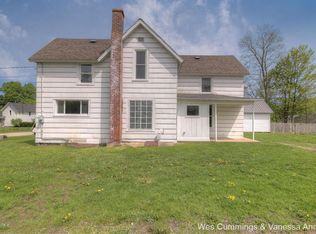 916 Pearl St, Belding, MI 48809