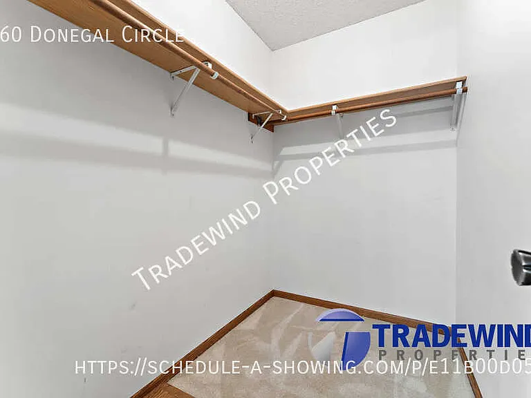 560 Donegal Cir — Photo 12