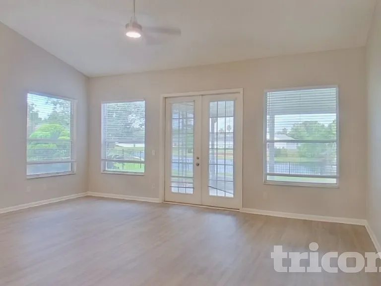 3264 Abbeyfield Dr E — Photo 3