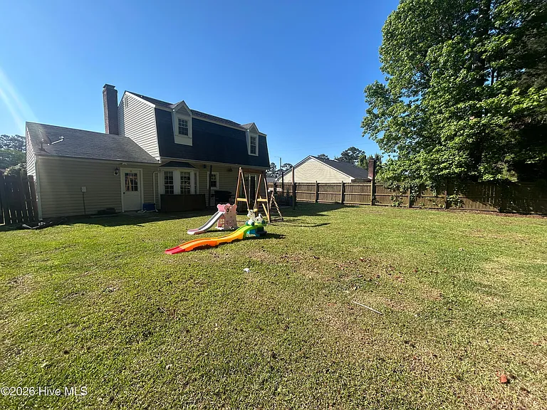 109 Jennie Dr — Photo 12