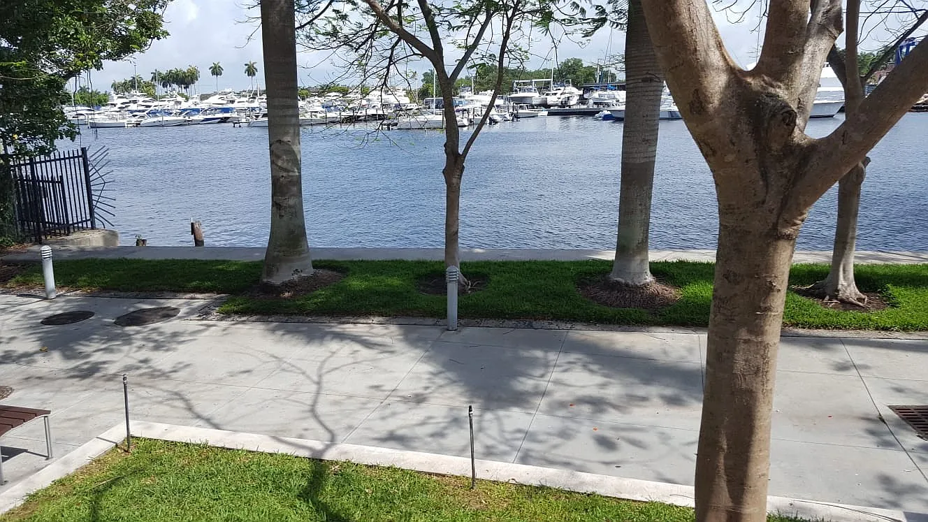 2 Bed / 2 Bath | Terrazas Riverpark Village #804 Miami — Photo 4