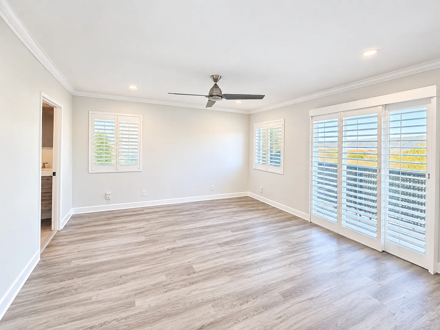 2 story - 2 bedroom 2.5 bath townhouse — Photo 3