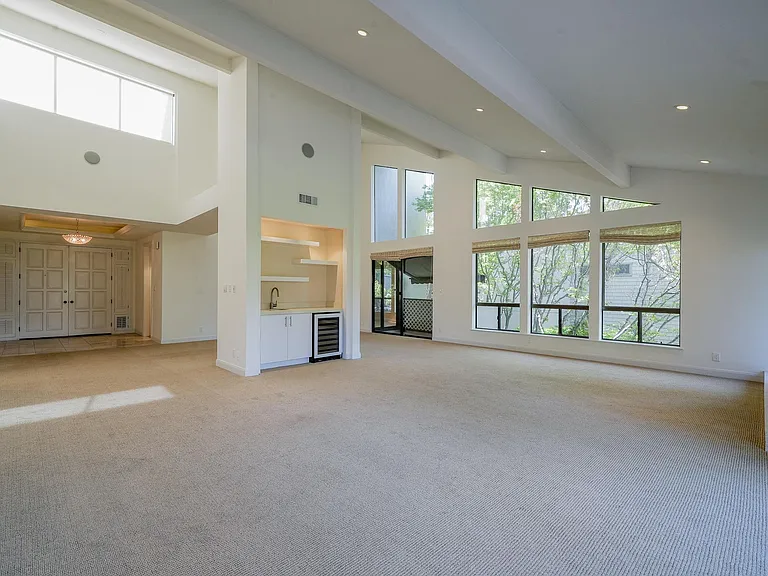32 Mansion Ct #821 — Photo 4