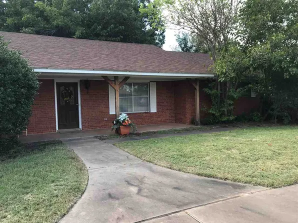 702 Canary Ln, Enid, OK 73703